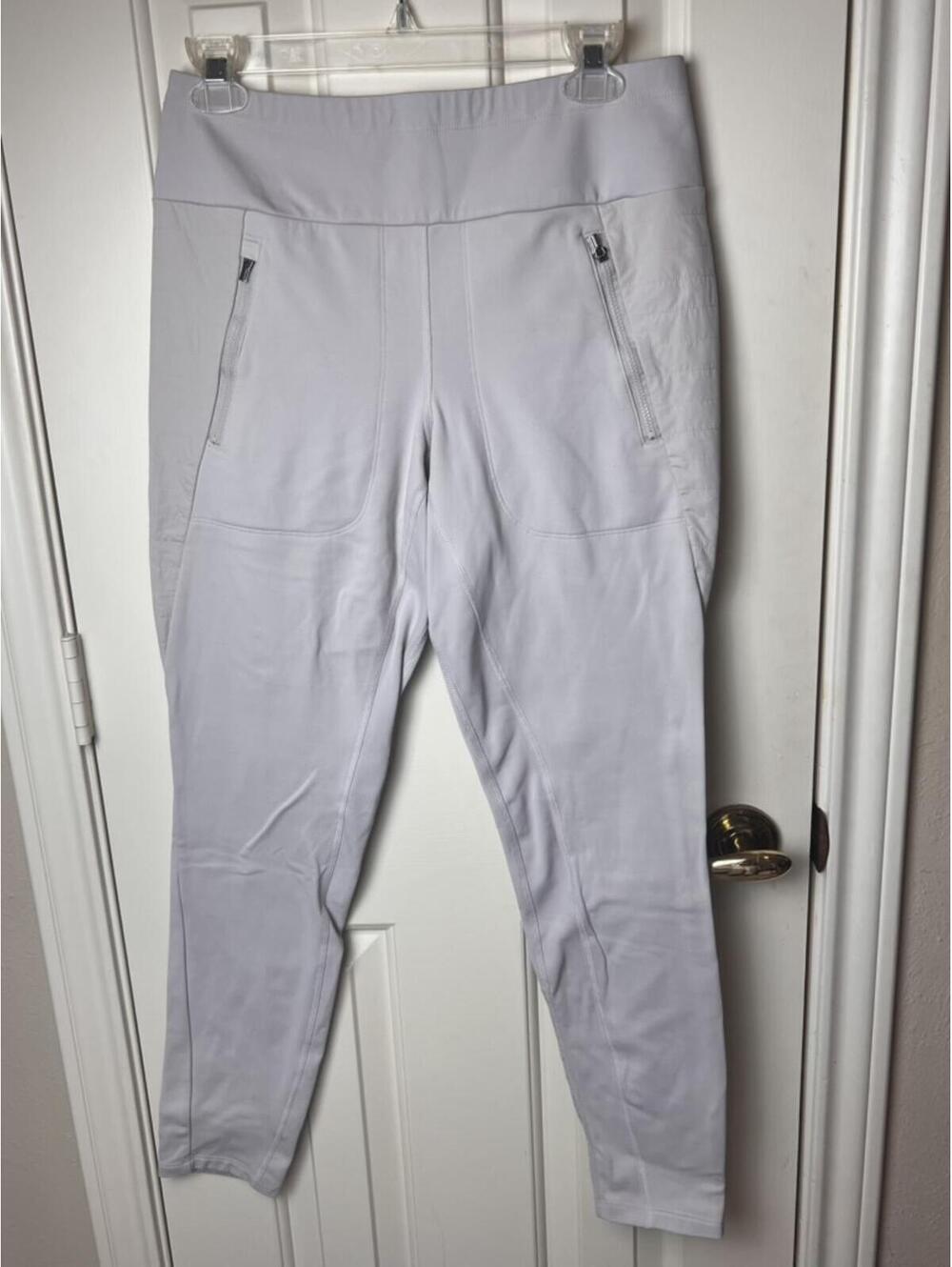 Athleta Peak Hybrid Fleece Leggings, light grey/cream, zipper pockets Wmn Sz M